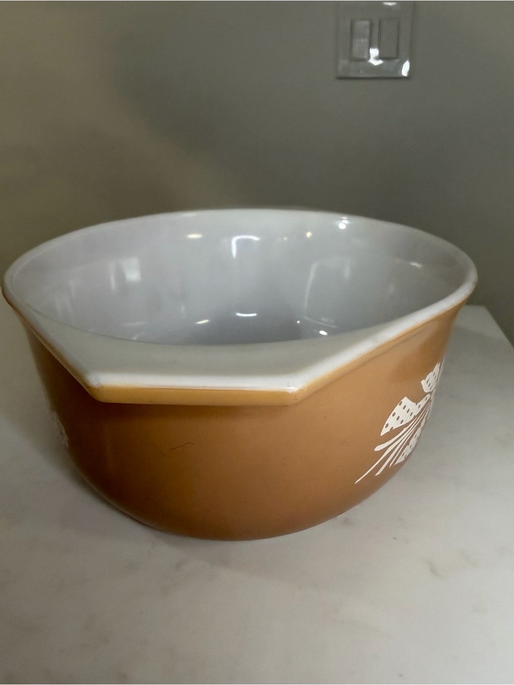 Vintage Pyrex Cinderella Brown Floral Baking Casserole with White Interior - Picture 3 of 10